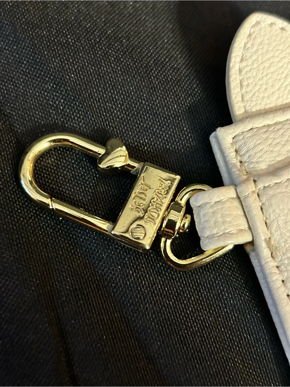Betsey Johnson Quilted Cream & Black Puppy Dog Crossbody Bag & Cardholder